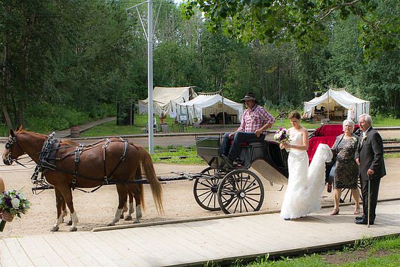 Edmonton-Wedding-Photographer - Fort Edmonton Park