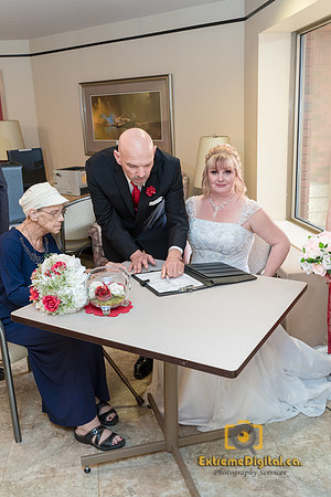 Ron-Tracy-wedding-signing-10195