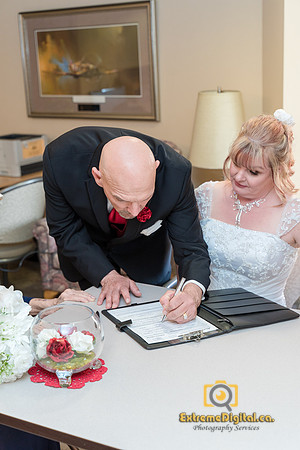 Ron-Tracy-wedding-signing-10193
