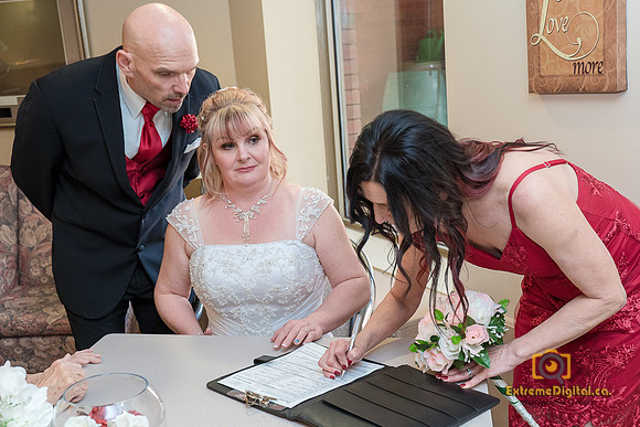 Ron-Tracy-wedding-signing-10200